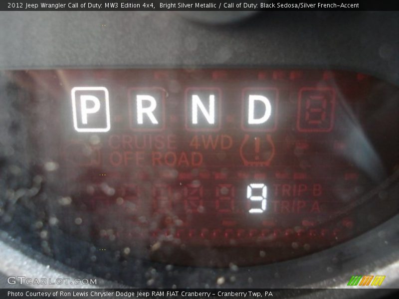 Bright Silver Metallic / Call of Duty: Black Sedosa/Silver French-Accent 2012 Jeep Wrangler Call of Duty: MW3 Edition 4x4