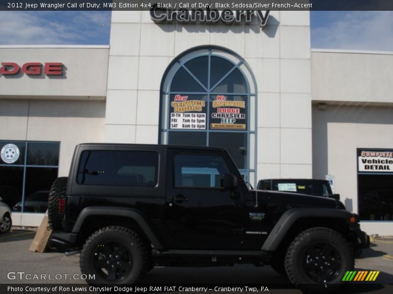 Black / Call of Duty: Black Sedosa/Silver French-Accent 2012 Jeep Wrangler Call of Duty: MW3 Edition 4x4