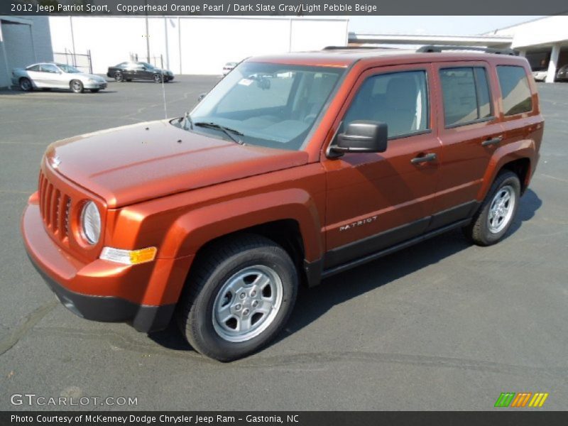 Front 3/4 View of 2012 Patriot Sport