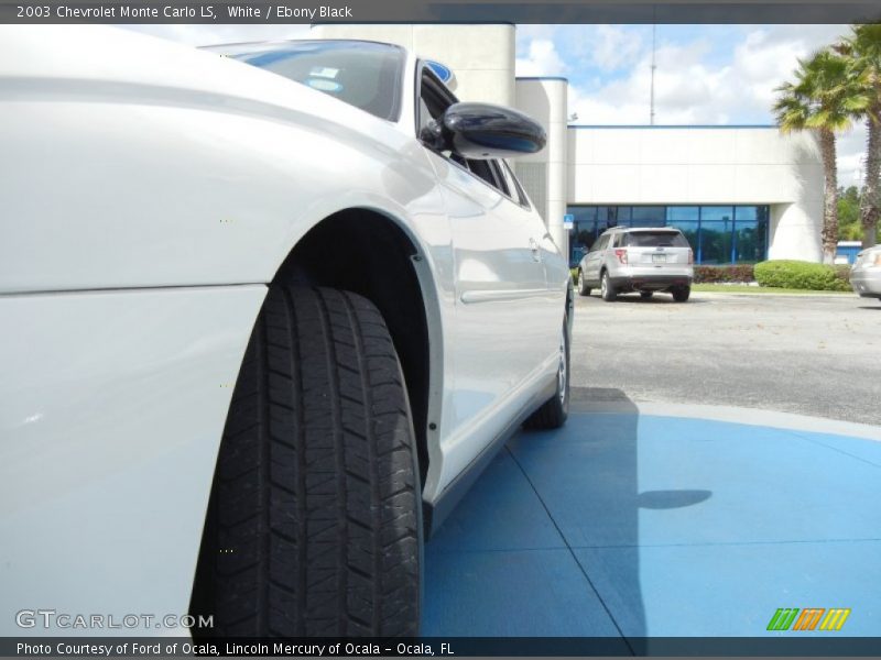 White / Ebony Black 2003 Chevrolet Monte Carlo LS