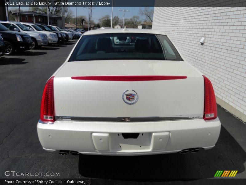 White Diamond Tricoat / Ebony 2011 Cadillac DTS Luxury
