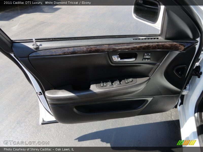 White Diamond Tricoat / Ebony 2011 Cadillac DTS Luxury