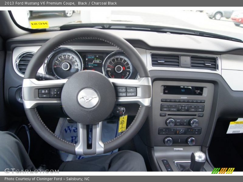  2013 Mustang V6 Premium Coupe Steering Wheel