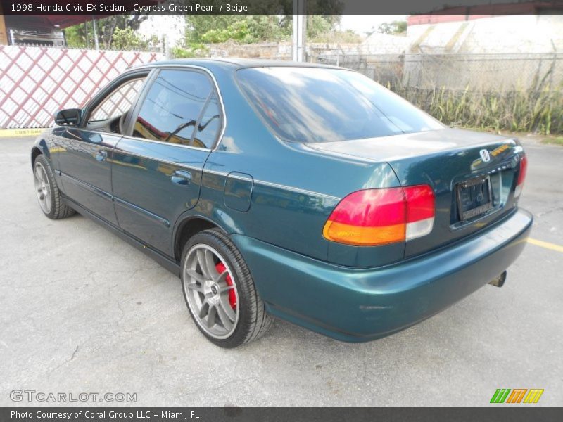 Cypress Green Pearl / Beige 1998 Honda Civic EX Sedan