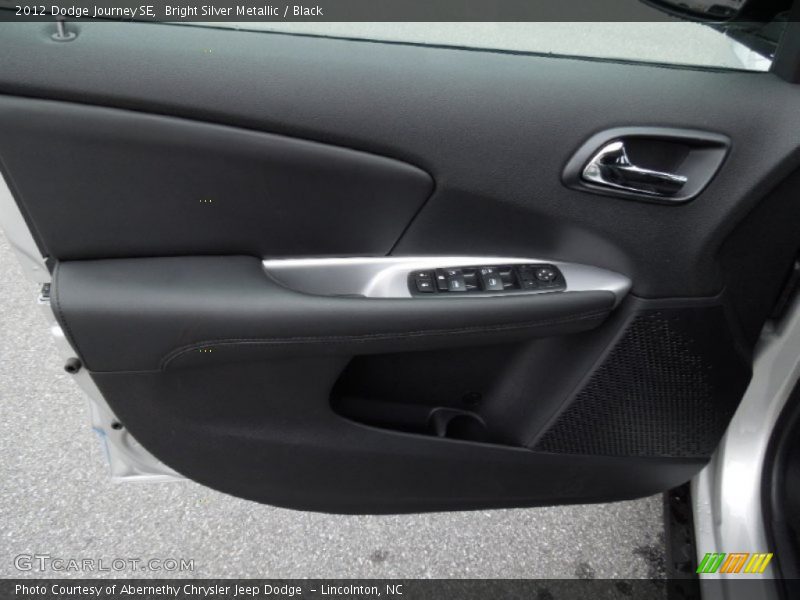 Bright Silver Metallic / Black 2012 Dodge Journey SE