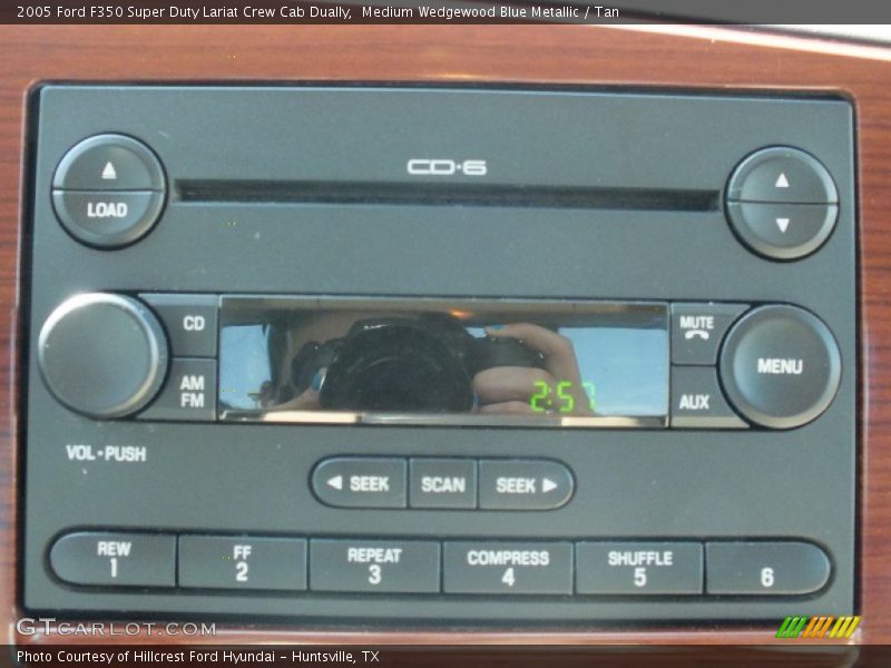 Audio System of 2005 F350 Super Duty Lariat Crew Cab Dually