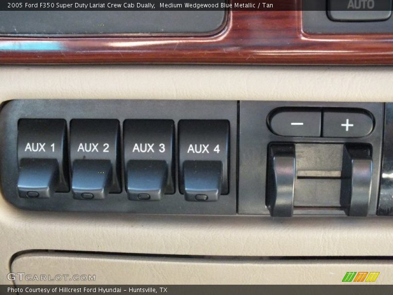 Medium Wedgewood Blue Metallic / Tan 2005 Ford F350 Super Duty Lariat Crew Cab Dually