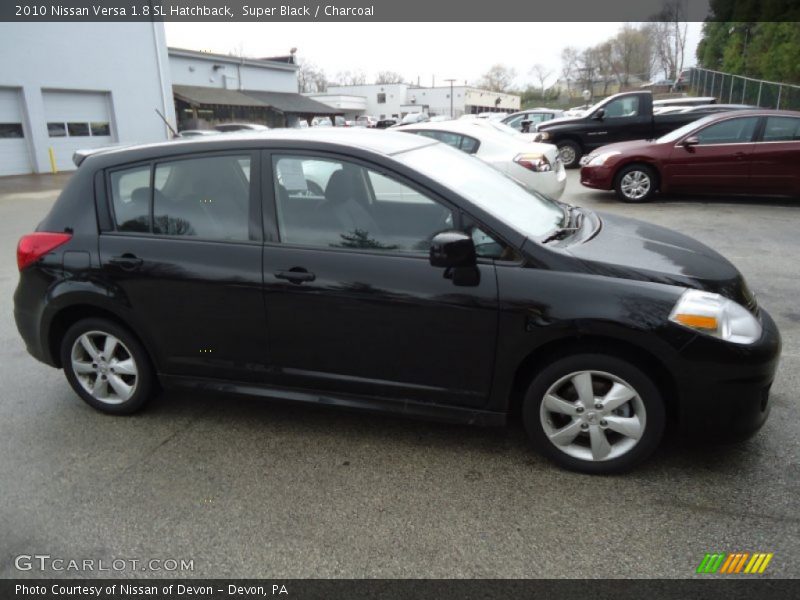 Super Black / Charcoal 2010 Nissan Versa 1.8 SL Hatchback