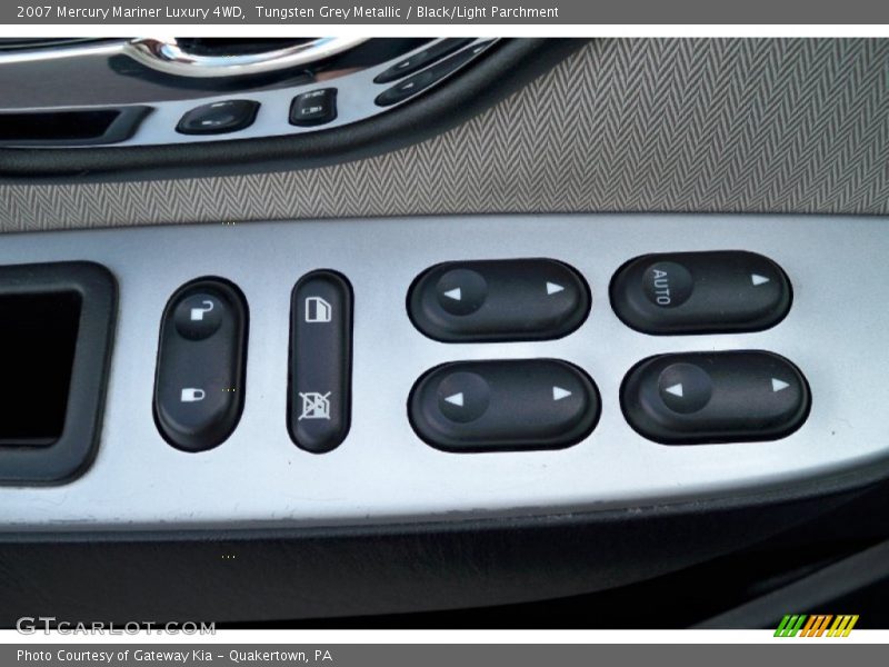 Tungsten Grey Metallic / Black/Light Parchment 2007 Mercury Mariner Luxury 4WD