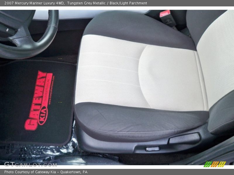 Tungsten Grey Metallic / Black/Light Parchment 2007 Mercury Mariner Luxury 4WD