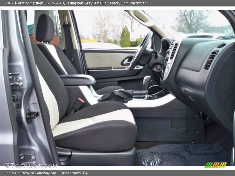 Tungsten Grey Metallic / Black/Light Parchment 2007 Mercury Mariner Luxury 4WD