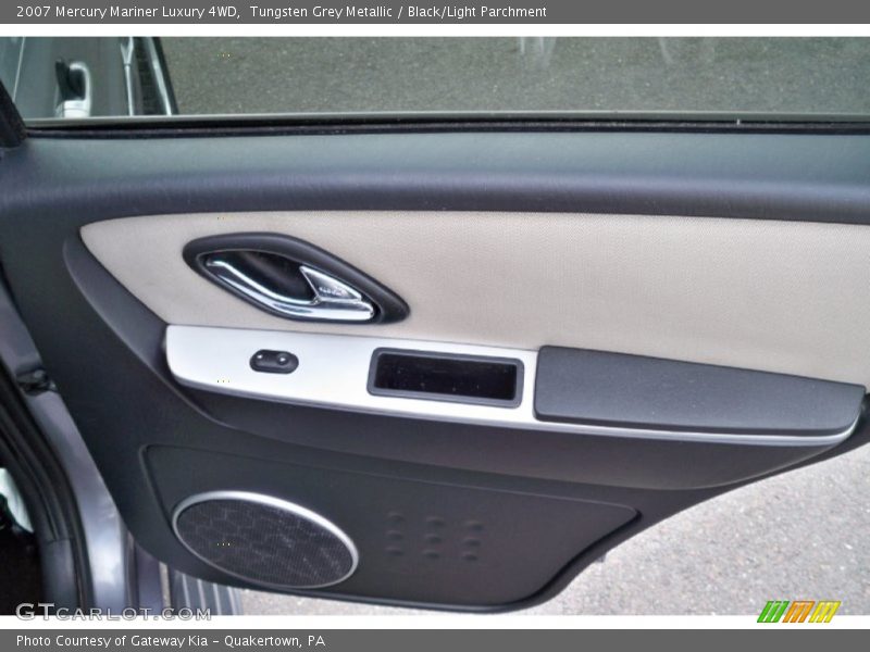 Tungsten Grey Metallic / Black/Light Parchment 2007 Mercury Mariner Luxury 4WD