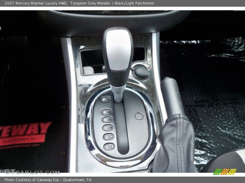 Tungsten Grey Metallic / Black/Light Parchment 2007 Mercury Mariner Luxury 4WD