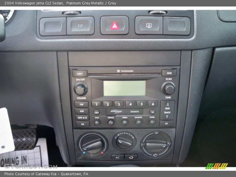 Platinum Grey Metallic / Grey 2004 Volkswagen Jetta GLS Sedan
