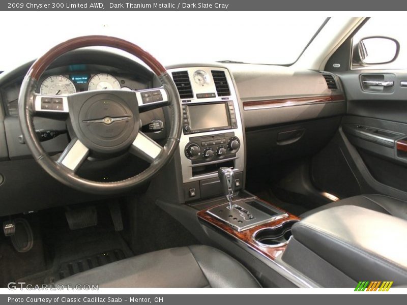 Dashboard of 2009 300 Limited AWD