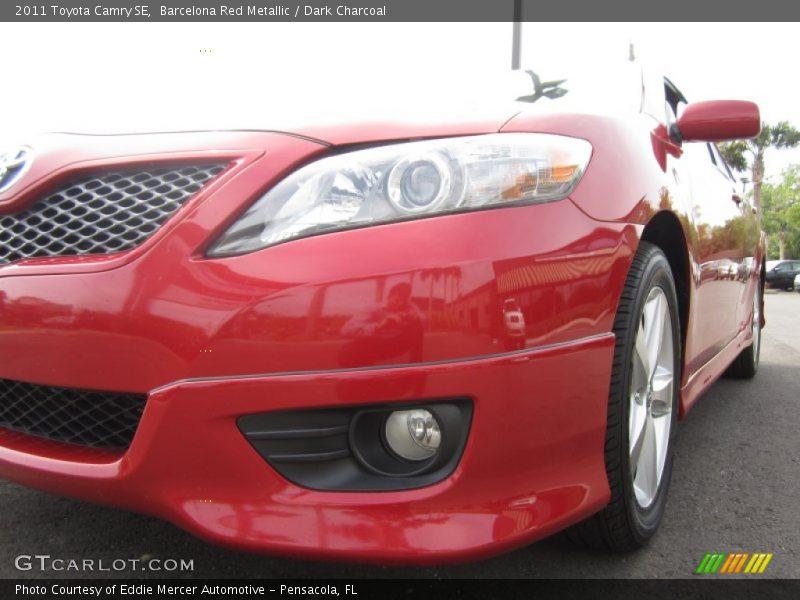 Barcelona Red Metallic / Dark Charcoal 2011 Toyota Camry SE