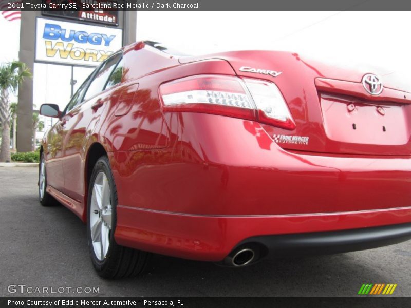 Barcelona Red Metallic / Dark Charcoal 2011 Toyota Camry SE