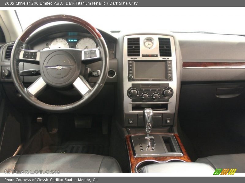 Dashboard of 2009 300 Limited AWD