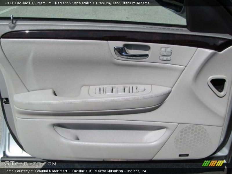 Radiant Silver Metallic / Titanium/Dark Titanium Accents 2011 Cadillac DTS Premium