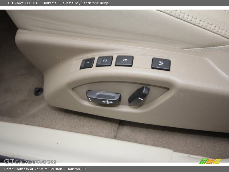 Barents Blue Metallic / Sandstone Beige 2011 Volvo XC60 3.2