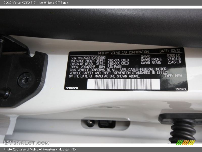 Ice White / Off Black 2012 Volvo XC60 3.2