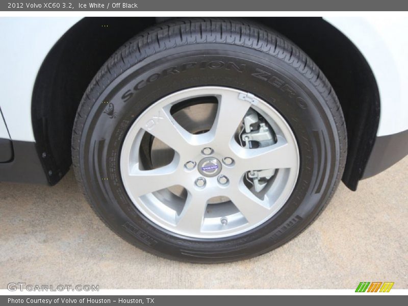 Ice White / Off Black 2012 Volvo XC60 3.2