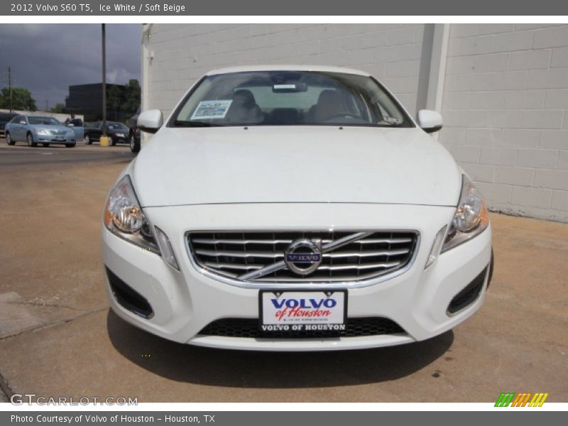 Ice White / Soft Beige 2012 Volvo S60 T5