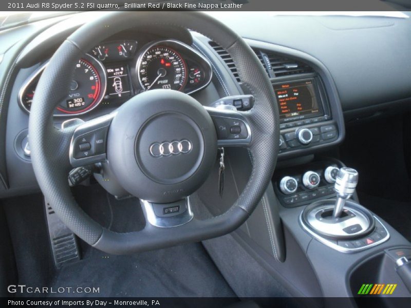  2011 R8 Spyder 5.2 FSI quattro Steering Wheel