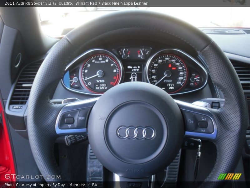  2011 R8 Spyder 5.2 FSI quattro Steering Wheel