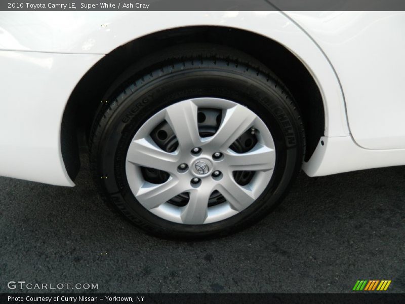 Super White / Ash Gray 2010 Toyota Camry LE