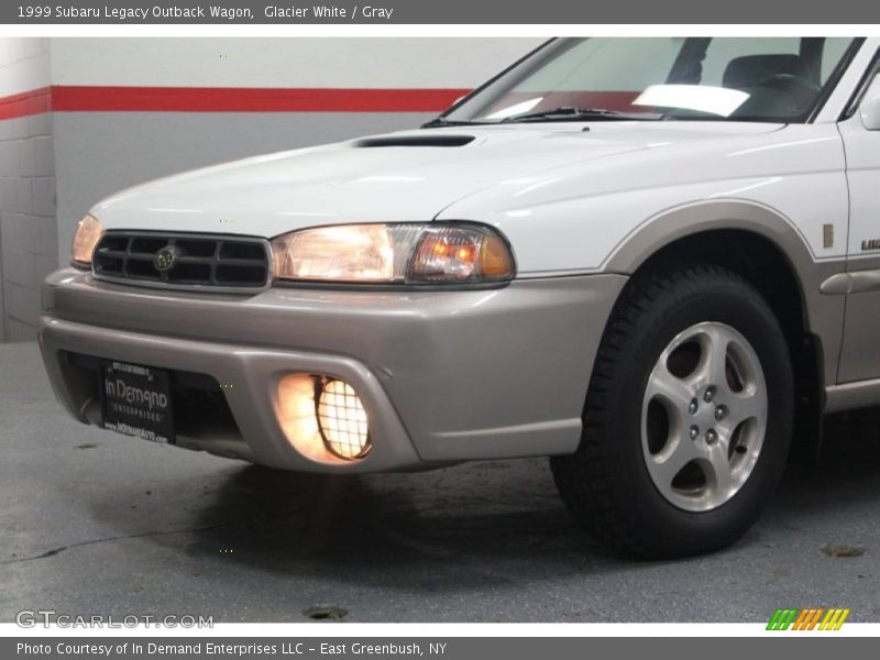 Glacier White / Gray 1999 Subaru Legacy Outback Wagon