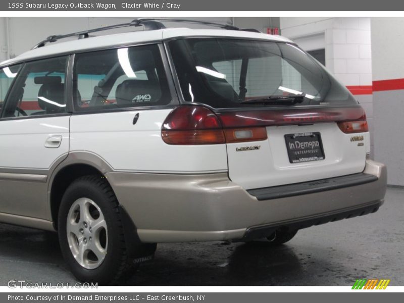 Glacier White / Gray 1999 Subaru Legacy Outback Wagon