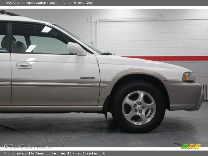 Glacier White / Gray 1999 Subaru Legacy Outback Wagon