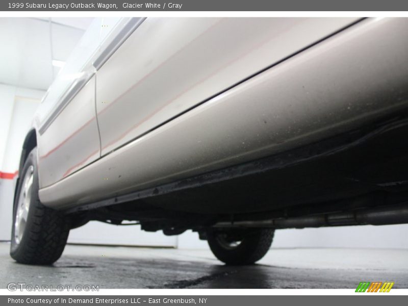Glacier White / Gray 1999 Subaru Legacy Outback Wagon