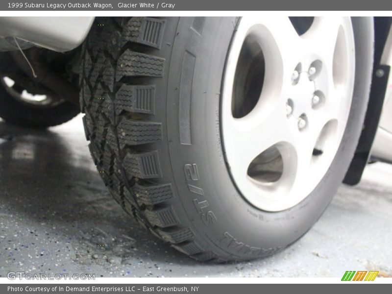 Glacier White / Gray 1999 Subaru Legacy Outback Wagon