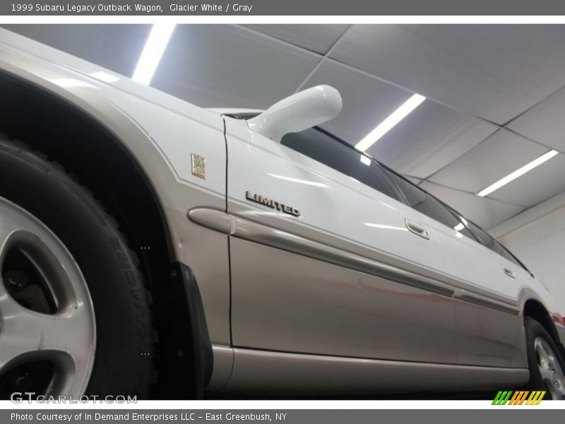 Glacier White / Gray 1999 Subaru Legacy Outback Wagon