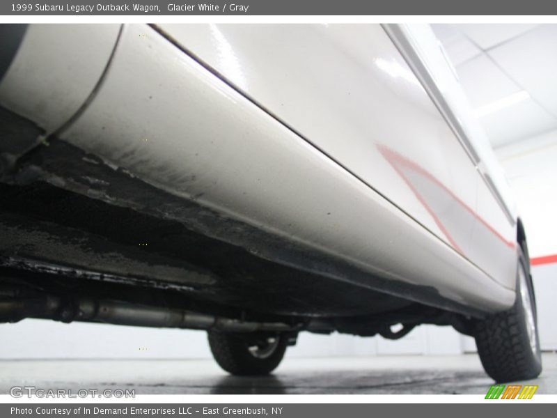 Glacier White / Gray 1999 Subaru Legacy Outback Wagon