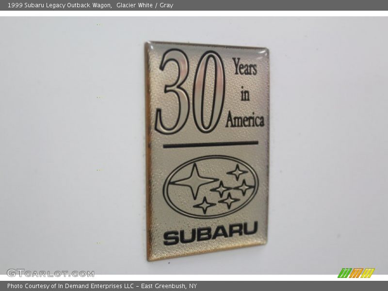 Glacier White / Gray 1999 Subaru Legacy Outback Wagon