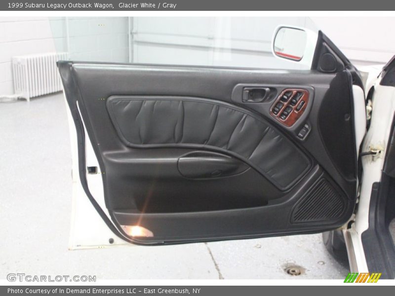 Glacier White / Gray 1999 Subaru Legacy Outback Wagon