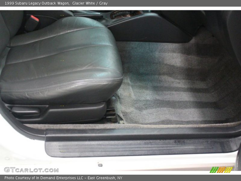 Glacier White / Gray 1999 Subaru Legacy Outback Wagon