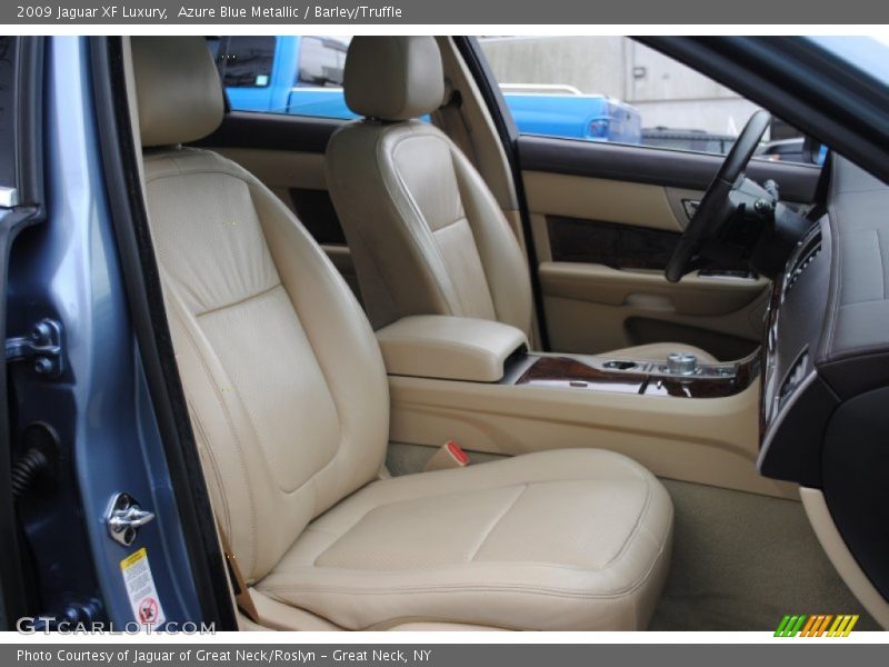  2009 XF Luxury Barley/Truffle Interior