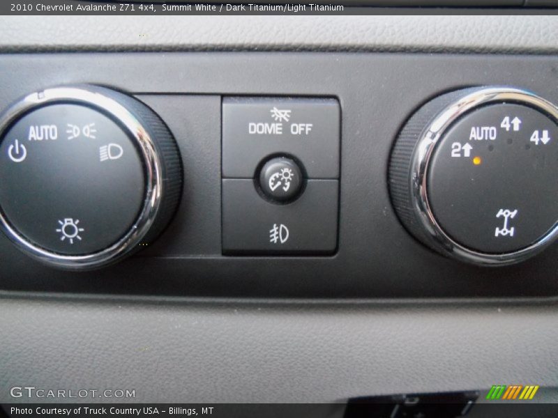 Summit White / Dark Titanium/Light Titanium 2010 Chevrolet Avalanche Z71 4x4