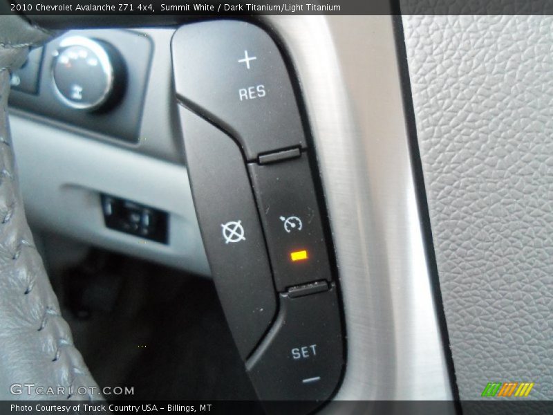 Summit White / Dark Titanium/Light Titanium 2010 Chevrolet Avalanche Z71 4x4