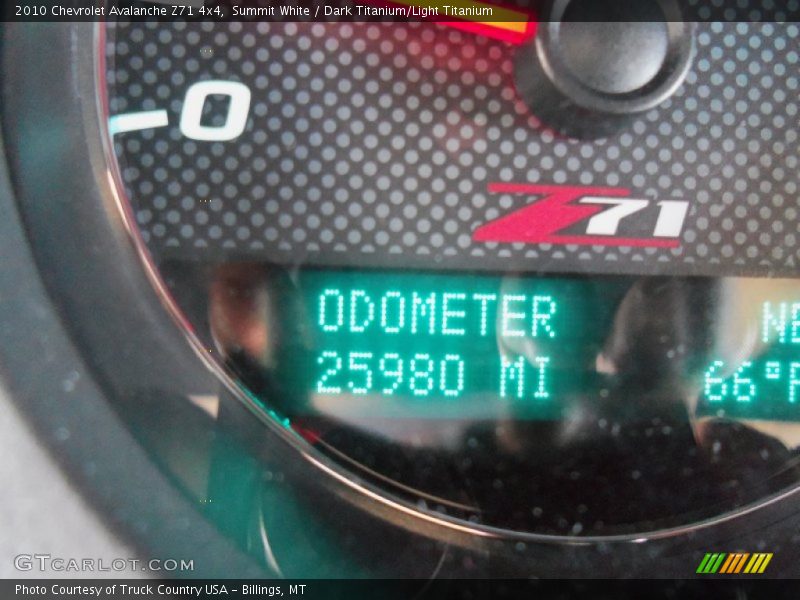 Summit White / Dark Titanium/Light Titanium 2010 Chevrolet Avalanche Z71 4x4