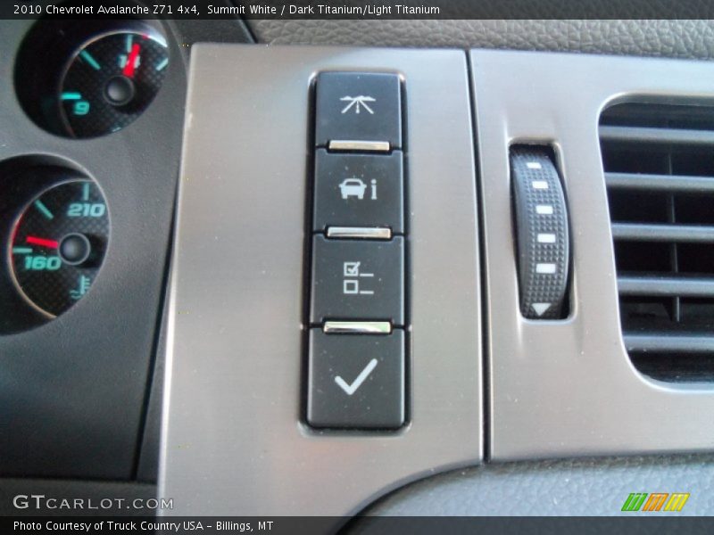 Summit White / Dark Titanium/Light Titanium 2010 Chevrolet Avalanche Z71 4x4