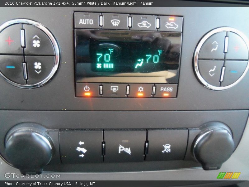 Summit White / Dark Titanium/Light Titanium 2010 Chevrolet Avalanche Z71 4x4