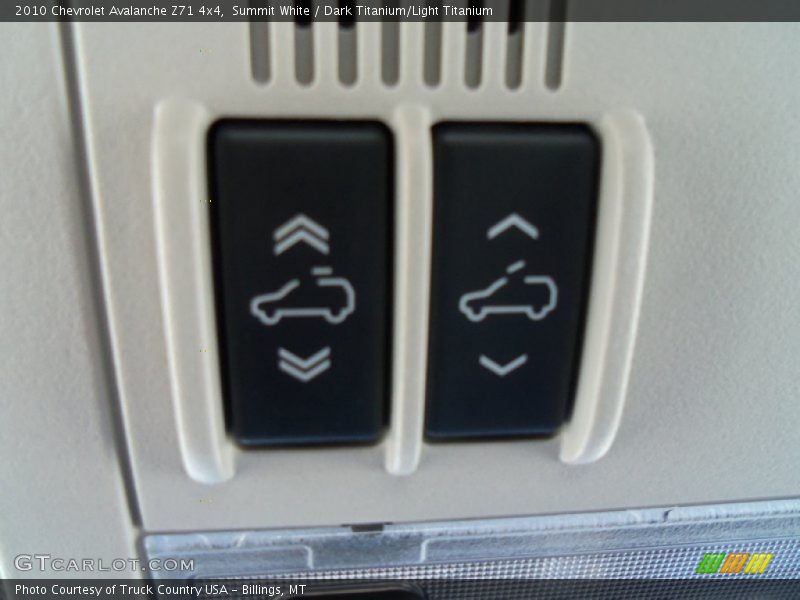 Summit White / Dark Titanium/Light Titanium 2010 Chevrolet Avalanche Z71 4x4