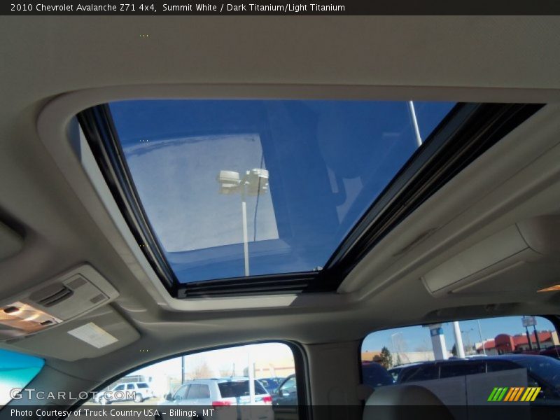 Summit White / Dark Titanium/Light Titanium 2010 Chevrolet Avalanche Z71 4x4