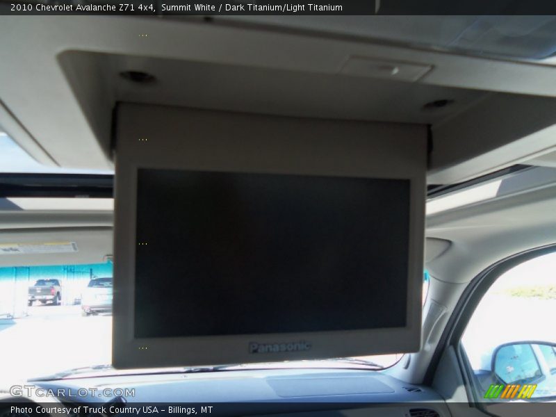 Summit White / Dark Titanium/Light Titanium 2010 Chevrolet Avalanche Z71 4x4