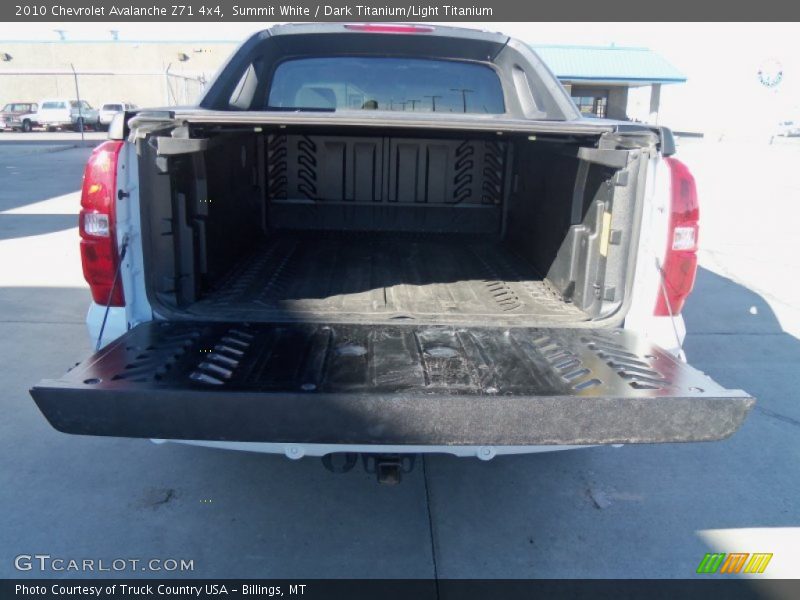 Summit White / Dark Titanium/Light Titanium 2010 Chevrolet Avalanche Z71 4x4
